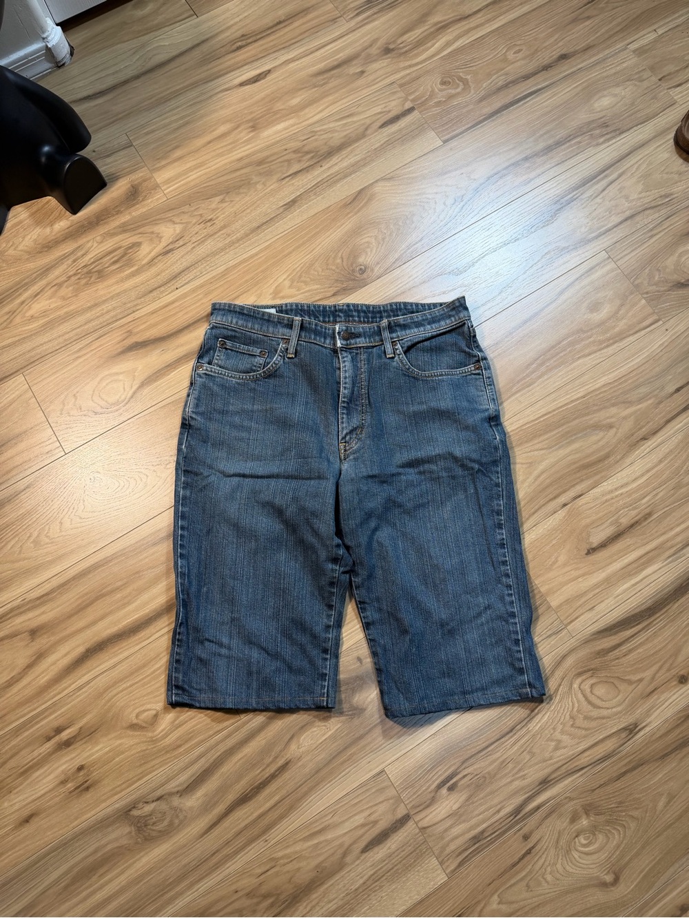 Edwin Men’s Blue Denim Jean Shorts Medium Wash Flat Front Button 5-Pocket 12"